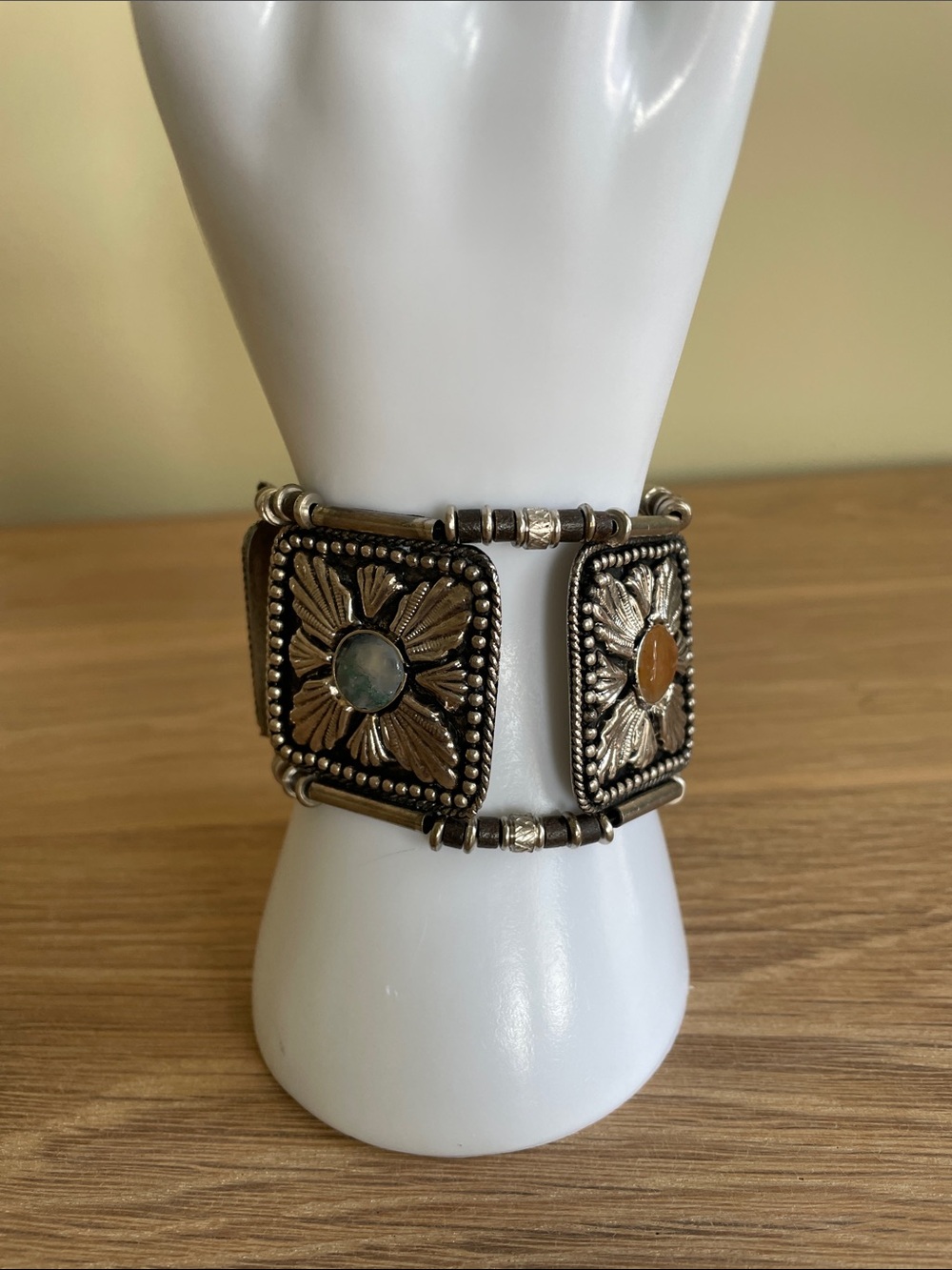 VINTAGE SILVER TONE SQUARE PANEL STRETCH BRACELET Retro Geometric Metal Cuff - Picture 3 of 5